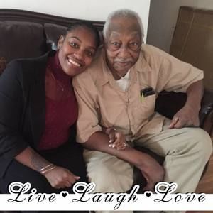 Meet your Posher, Dominique